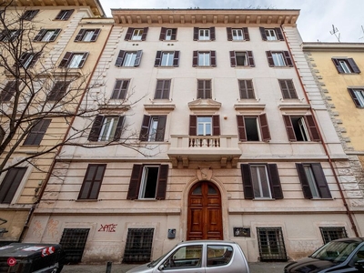 Appartamento in Vendita in Via Pasquale Tola 1 a Roma