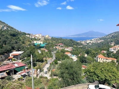 Appartamento in Via Raffaele Bosco, Vico Equense (NA)