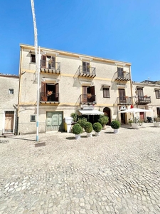 Attico in vendita a Palazzo Adriano Palermo