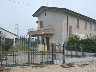 Casa Bi/Trifamiliare in Vendita in Via MONTAGNA a Venezia