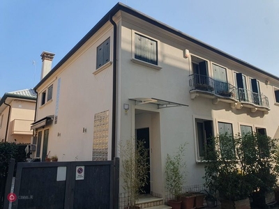 Casa Bi/Trifamiliare in Vendita in Via Trezzo di Carpenedo a Venezia