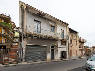 Casa indipendente con giardino in via giuseppe garibaldi 152, Misterbianco