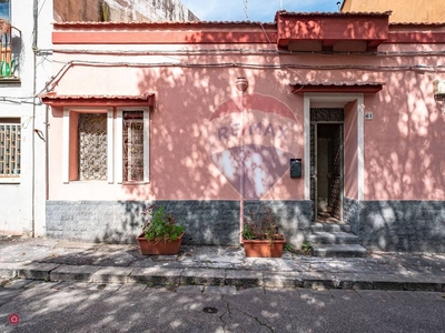 Casa indipendente in Vendita in Via Neri 61 a Catania