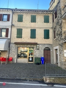 Casa indipendente in Vendita in Via Roma 26 a Tizzano Val Parma