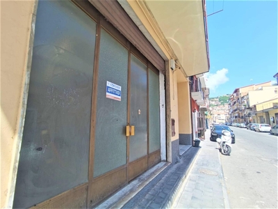 Locale Commerciale affitto a Lamezia Terme (CZ)