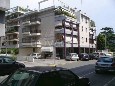 Negozio in vendita a Monfalcone via Giuseppe Garibaldi, 64