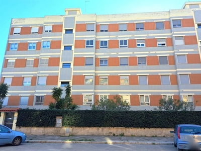 Quadrilocale a Bari, 1 bagno, 124 m², 2° piano, ascensore in vendita