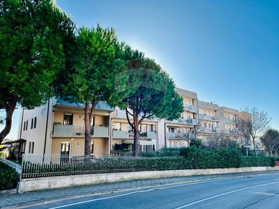 Quadrilocale in Vendita a Ancona, zona B. Bianche, 199'000€, 136 m²
