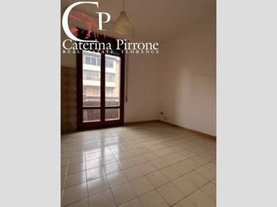 Quadrilocale in Vendita a Firenze, zona San Iacopino, 369'000€, 110 m²