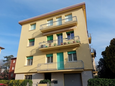 Quadrilocale in Viale Amendola 119A, Imola, giardino in comune, 133 m²