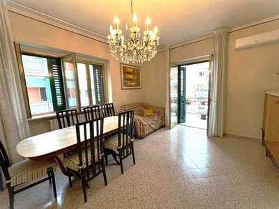 Trilocale in Vendita a Bari, 205'000€, 103 m²