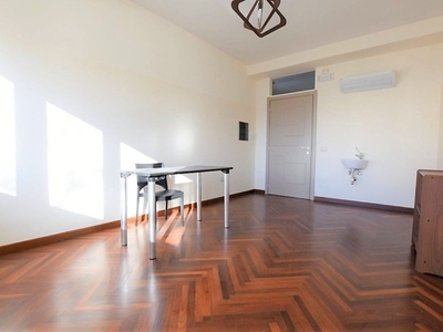 Ufficio in Affitto a Sassari, 400€, 22 m²