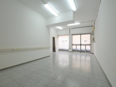 Ufficio in Affitto a Sassari, 700€, 150 m²