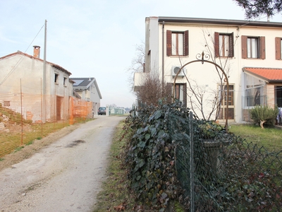 Villa Bifamiliare con giardino a Albignasego