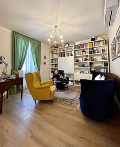 Villa bifamiliare in vendita a Prato Repubblica