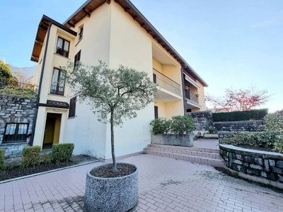 Villa bifamiliare in Via Roncale, 8, Lecco (LC)