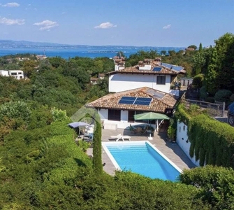 Villa in vendita a Padenghe Sul Garda Brescia