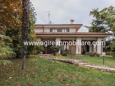 villa in vendita a Porto Mantovano