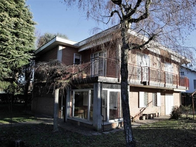 villa in vendita a Rosate