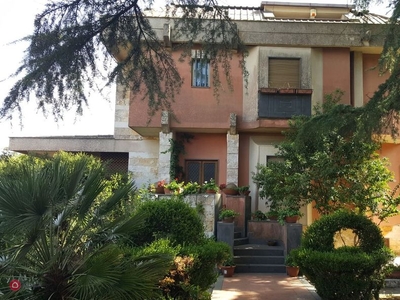 Villa in Vendita in Via cinque cercole a Napoli