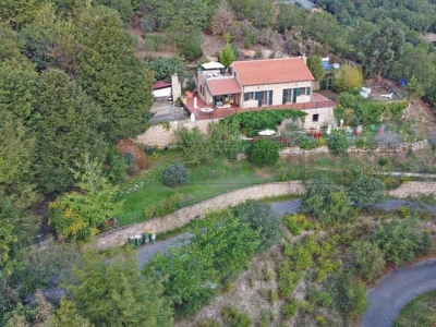 villa indipendente in vendita a Finale Ligure