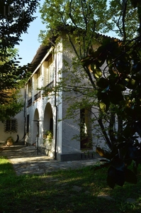 Villa singola in Via carreddu, Canelli, 15 locali, 3 bagni, con box