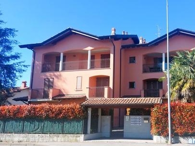 Appartamenti Vaprio d'adda Via GREZZAGO 29