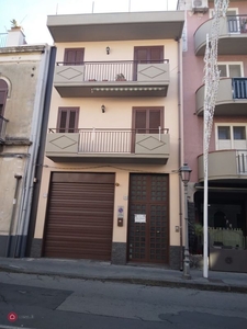 Appartamento in Vendita in Via Vittorio Emanuele a Aci Catena