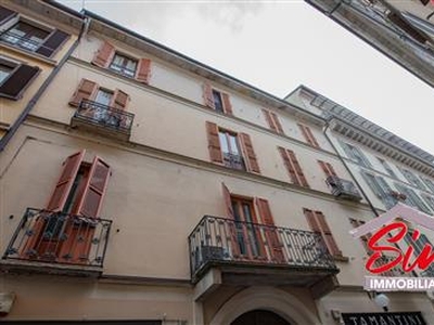 Appartamento - Pentalocale a Centro storico, Novara