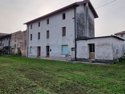 Casa colonica in vendita a Rivignano Teor