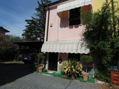 Casa indipendente con giardino in via alla fortezza 21, Sarzana