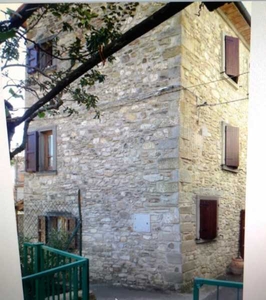 Edificio-Stabile-Palazzo in Vendita ad Castel Focognano - 65000 Euro