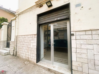 Negozio/Locale commerciale in Vendita in Via Acate 60 a Napoli