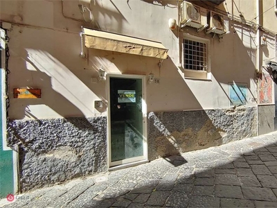 Negozio/Locale commerciale in Vendita in Via Giuseppe Ferrigni 38 a Napoli