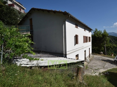 Rustico in Frazione Trivigliano, Ascoli Piceno, 8 locali, 2 bagni
