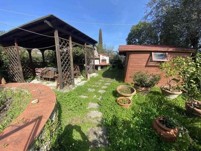 Semi-Detached House for Sale in Lastra a Signa: Breathtaking Views of Florence