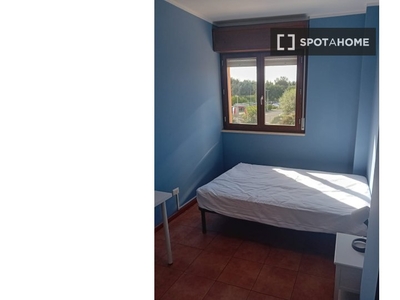 Stanze in affitto in un appartamento con 3 camere da letto a Roma