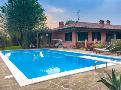 Villa bifamiliare via Case Sparse Serraglie 135, Campagnola, Manerba del Garda
