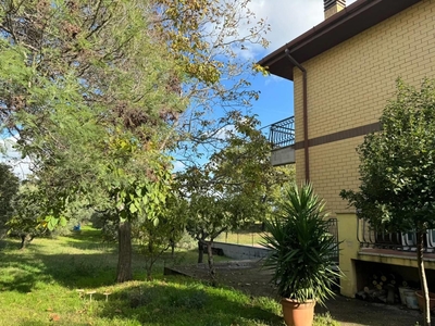 Villa Bifamiliare, via Subiaco