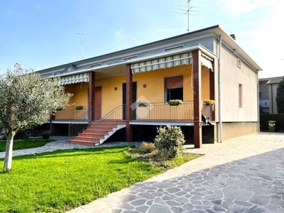 Villa bifamiliare via Tagliata 49, Centro, Chiari