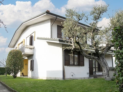 Villa bifamiliare via V. Civerchi, Centro, Palazzolo sull'Oglio
