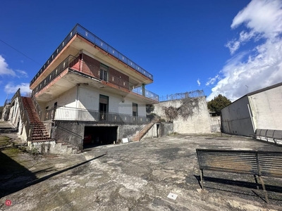 Villa in Vendita in Via Catania 70 a Trecastagni