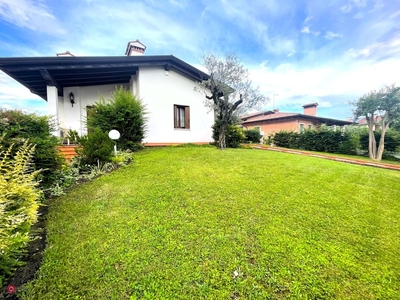 Villa in Vendita in Via Col Molin a Romano d'Ezzelino