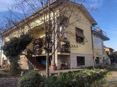 Villa unifamiliare, buono stato, 430 m², Piazza, Bedizzole