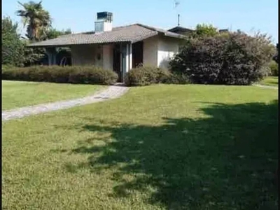 Villa unifamiliare via Cavalier Pierino Migliorati, Pavone del Mella