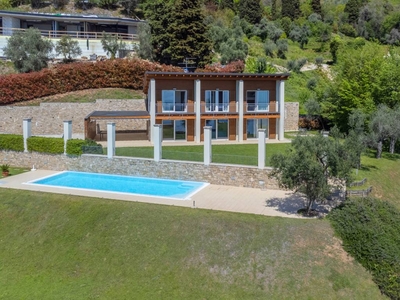 Villa unifamiliare via Enzo Tolu, Gardone Riviera