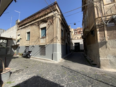 Casa singola in vendita a Catania Via Plebiscito