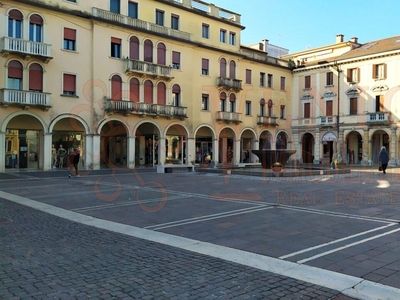 Abbigliamento in vendita a Mogliano Veneto