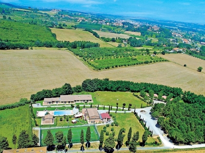 Albergo in vendita a Santa Maria A Monte