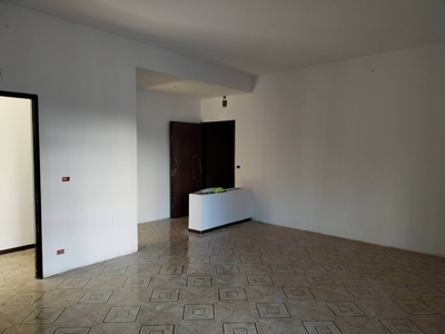 Appartamento in Via Cesare Battisti 34, Belpasso, 7 locali, 2 bagni